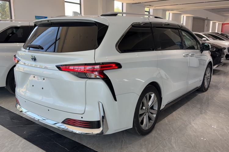 Used Toyota SIENNA 2023 2.5L Hybrid Deluxe Edition Exterior 2