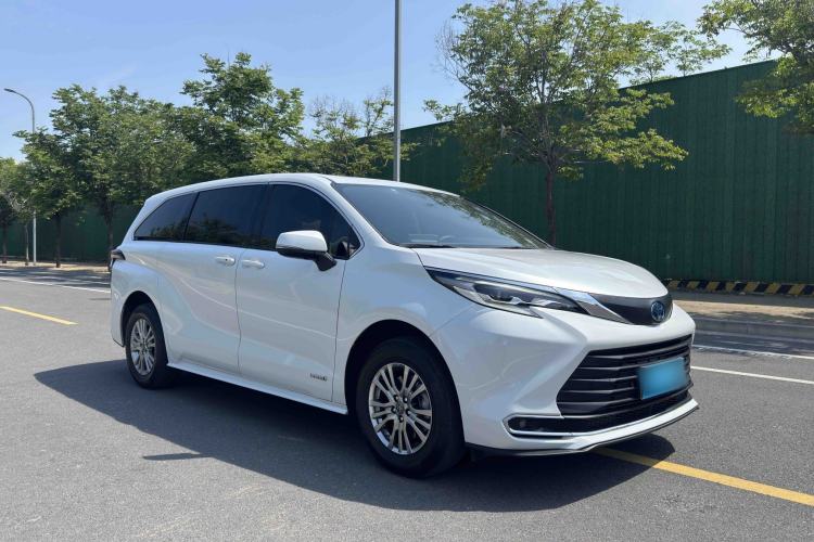 Used Toyota SIENNA 2023 2.5L Hybrid Comfort Edition Exterior 2