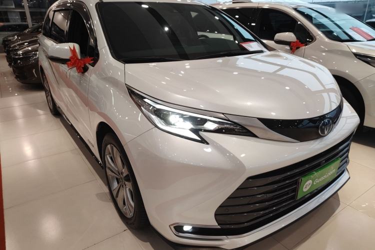Used Toyota SIENNA 2023 2.5L Hybrid Deluxe Edition Exterior 2