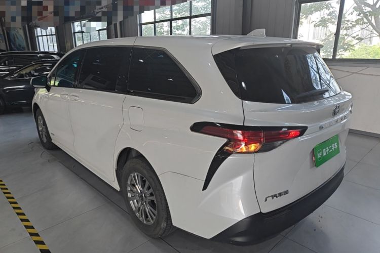 Used Toyota SIENNA 2023 2.5L Hybrid Comfort Edition Exterior 2