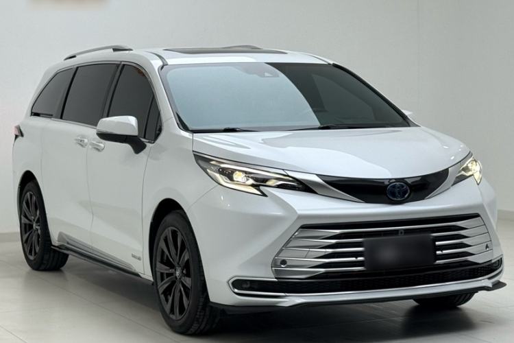 Used Toyota SIENNA 2023 2.5L Hybrid Platinum Edition Exterior 2