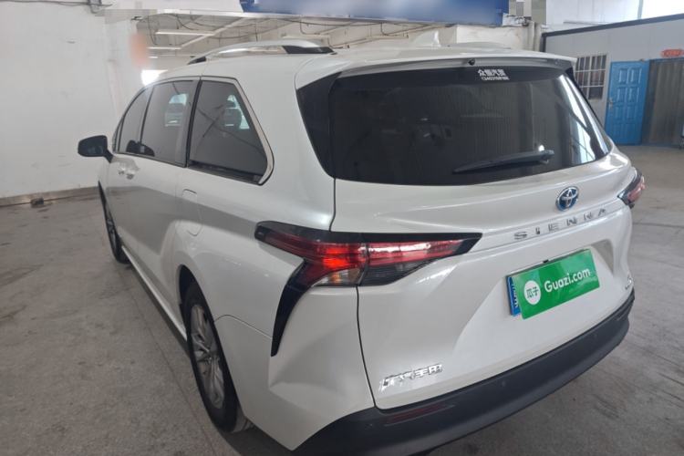 Used Toyota SIENNA 2023 2.5L Hybrid Comfort Edition Exterior 2