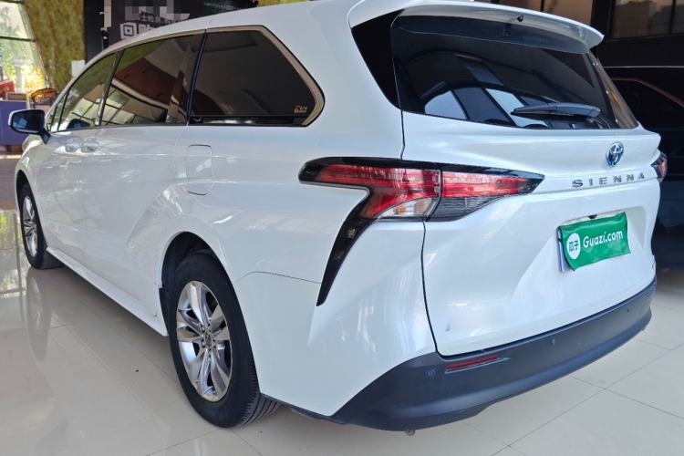 Used Toyota SIENNA 2023 2.5L Hybrid Comfort Edition Exterior 2