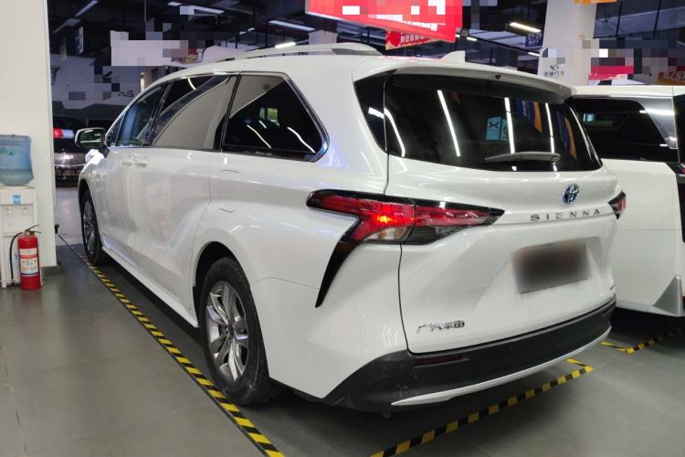 Used Toyota SIENNA 2023 2.5L Hybrid Comfort Edition Exterior 2
