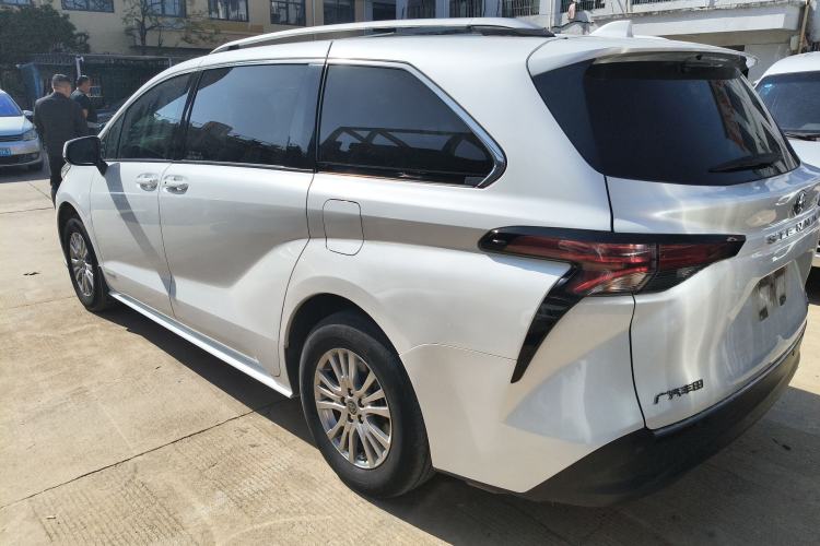 Used Toyota SIENNA 2023 2.5L Hybrid Comfort Edition Exterior 2