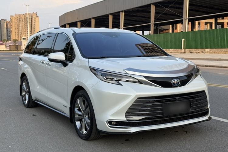 Used Toyota SIENNA 2023 2.5L Hybrid Deluxe Edition Exterior 2