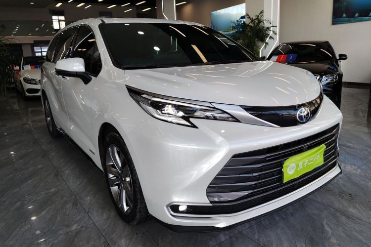 Used Toyota SIENNA 2023 2.5L Hybrid Deluxe Edition Exterior 2