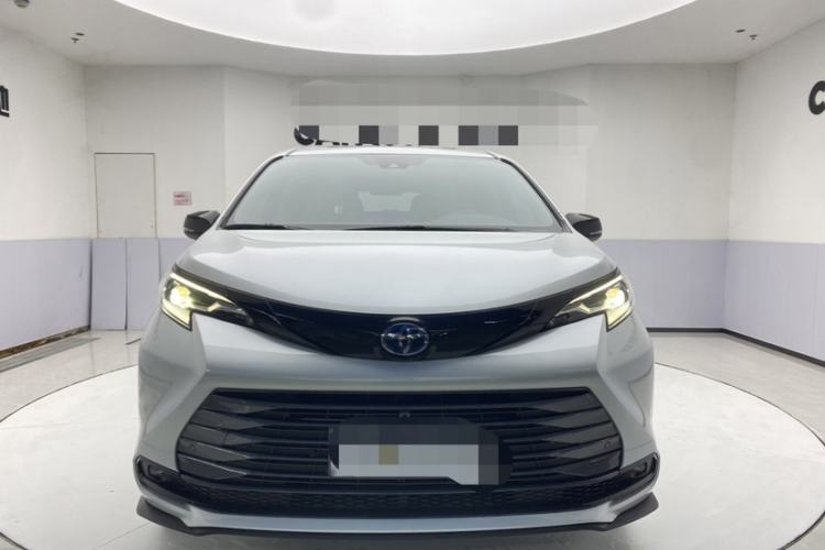 Used Toyota SIENNA 2023 2.5L Hybrid Deluxe Edition Exterior 2