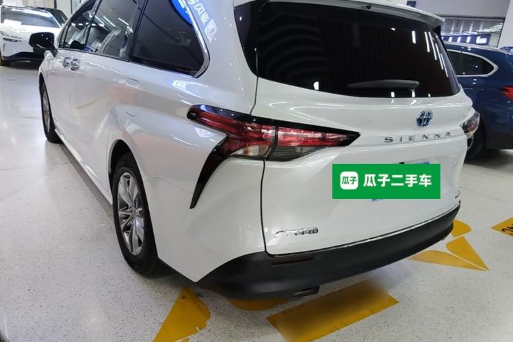Used Toyota SIENNA 2023 2.5L Hybrid Comfort Edition Exterior 2