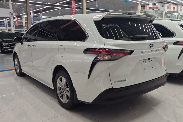 Used Toyota SIENNA 2023 2.5L Hybrid Comfort Edition Exterior 2
