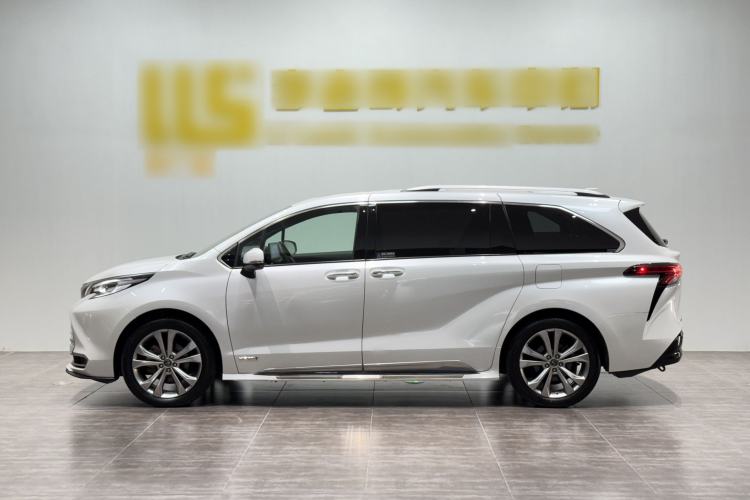 Used Toyota SIENNA 2023 2.5L Hybrid Platinum Edition Exterior 3