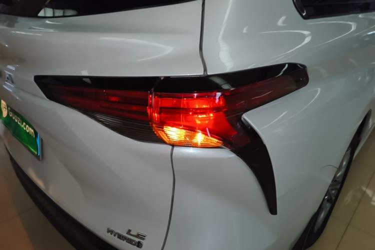 Used Toyota SIENNA 2023 2.5L Hybrid Comfort Edition Exterior 3