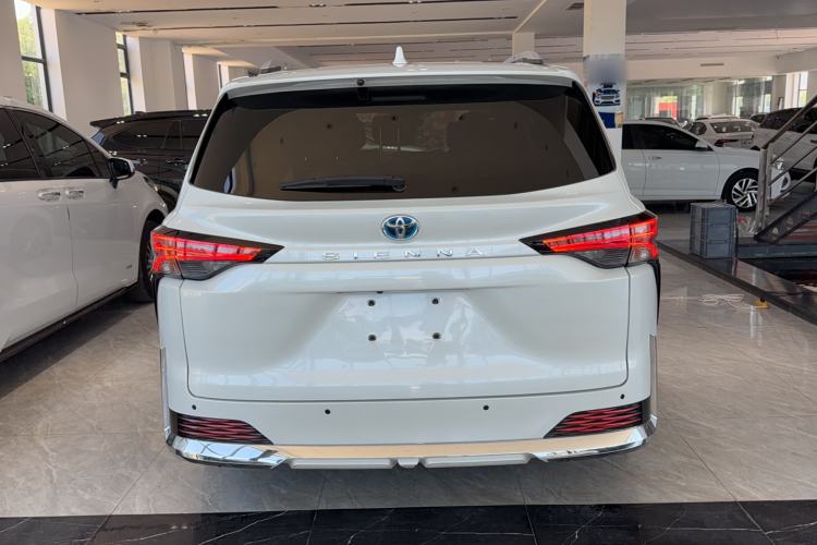 Used Toyota SIENNA 2023 2.5L Hybrid Deluxe Edition Exterior 3