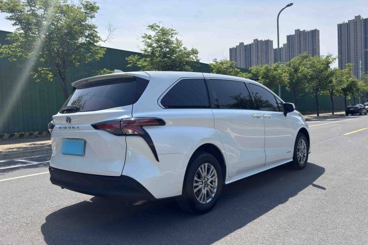 Used Toyota SIENNA 2023 2.5L Hybrid Comfort Edition Exterior 3