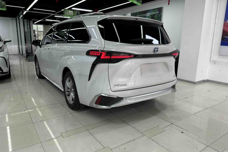 Used Toyota SIENNA 2023 2.5L Hybrid Comfort Edition Exterior 3