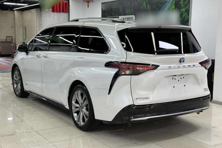 Used Toyota SIENNA 2023 2.5L Hybrid Deluxe Edition Exterior 3