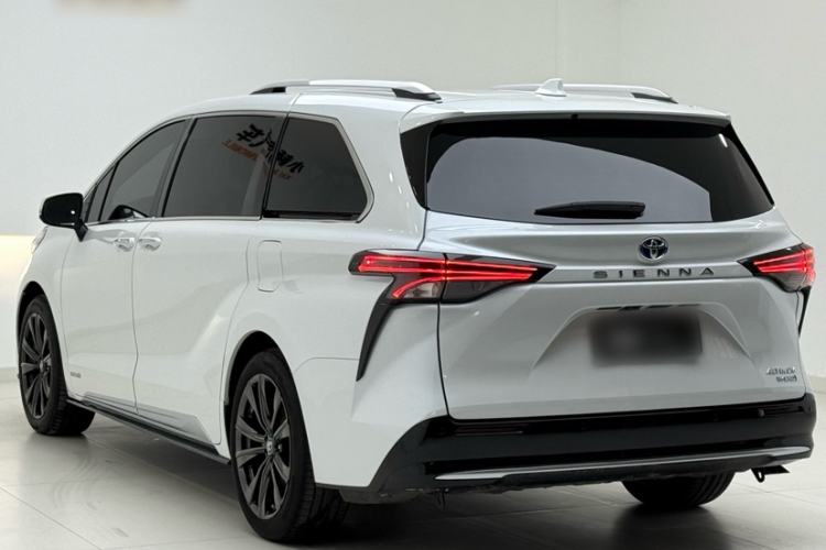 Used Toyota SIENNA 2023 2.5L Hybrid Platinum Edition Exterior 3