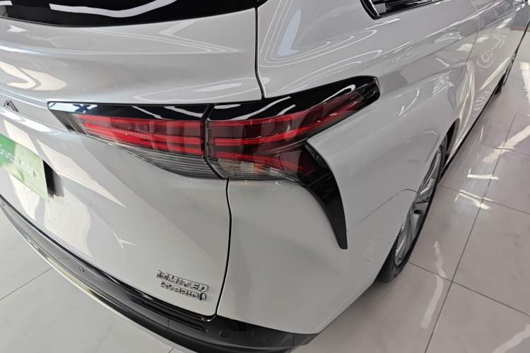 Used Toyota SIENNA 2023 2.5L Hybrid Deluxe Edition Exterior 3