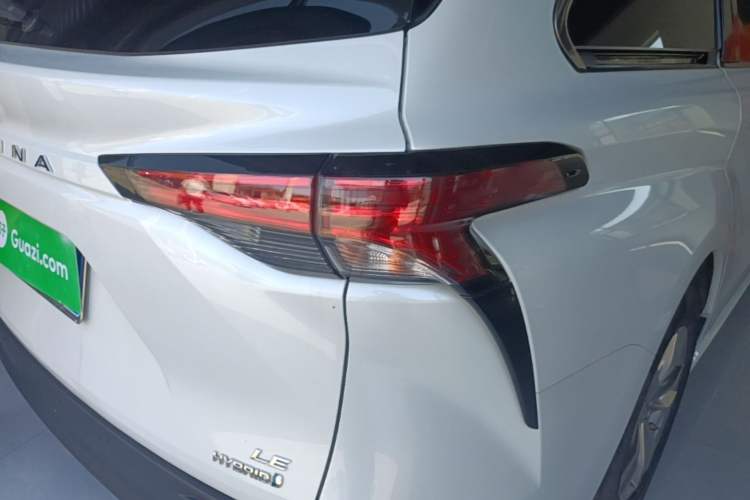 Used Toyota SIENNA 2023 2.5L Hybrid Comfort Edition Exterior 3