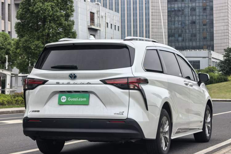 Used Toyota SIENNA 2023 2.5L Hybrid Comfort Edition Exterior 3