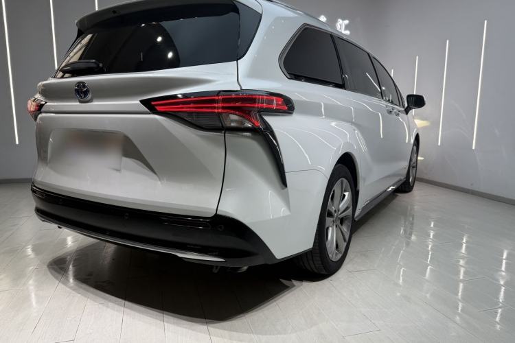 Used Toyota SIENNA 2023 2.5L Hybrid Deluxe Edition Exterior 3