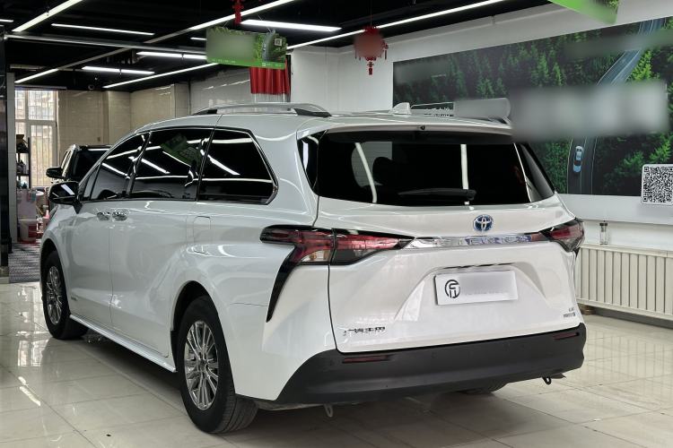 Used Toyota SIENNA 2023 2.5L Hybrid Comfort Edition Exterior 3