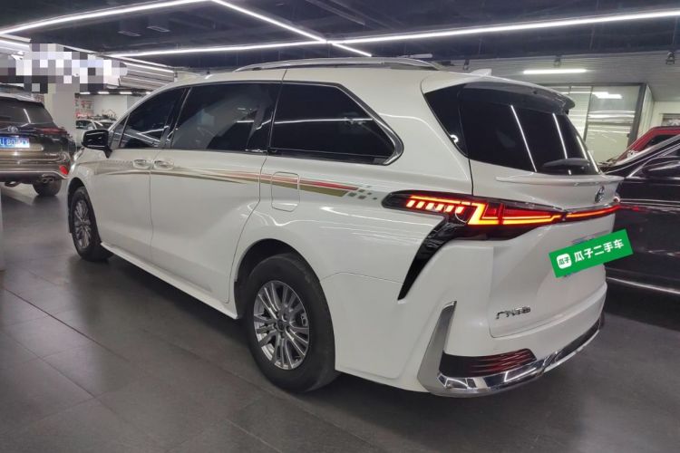 Used Toyota SIENNA 2023 2.5L Hybrid Comfort Edition Exterior 3