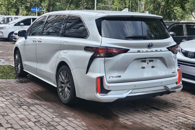 Used Toyota SIENNA 2023 2.5L Hybrid Comfort Edition Exterior 3