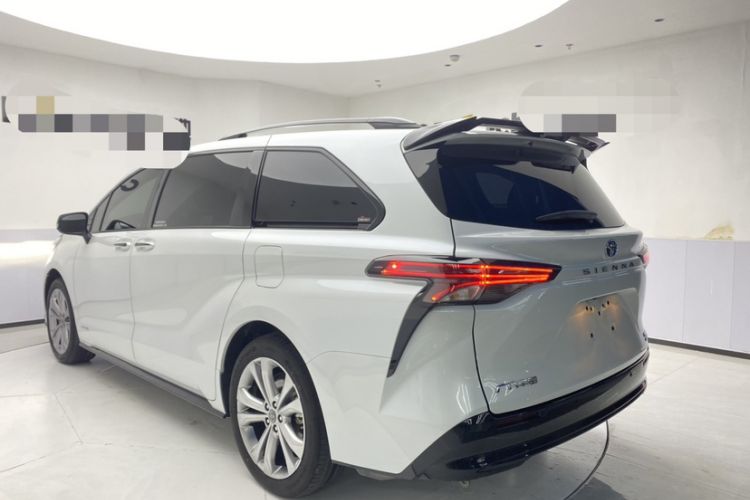 Used Toyota SIENNA 2023 2.5L Hybrid Deluxe Edition Exterior 3