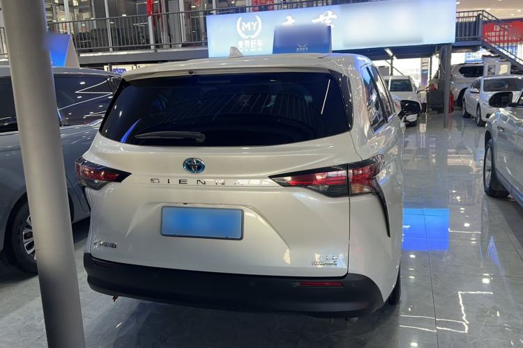 Used Toyota SIENNA 2023 2.5L Hybrid Comfort Edition Exterior 3