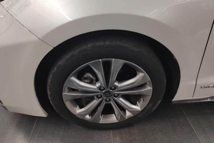 Used Toyota SIENNA 2023 2.5L Hybrid Platinum Edition Exterior 3