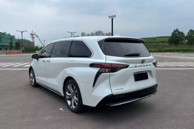 Used Toyota SIENNA 2023 2.5L Hybrid Deluxe Edition Exterior 3