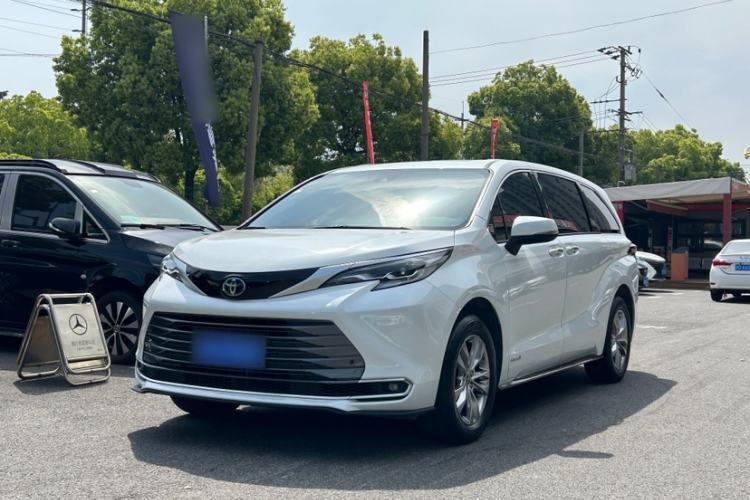 Used Toyota SIENNA 2023 2.5L Hybrid Luxury Edition Exterior 3
