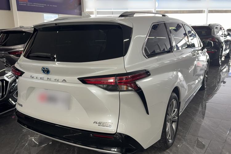 Used Toyota SIENNA 2023 2.5L Hybrid Platinum Edition Exterior 3