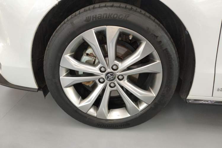 Used Toyota SIENNA 2023 2.5L Hybrid Platinum Edition Exterior 4