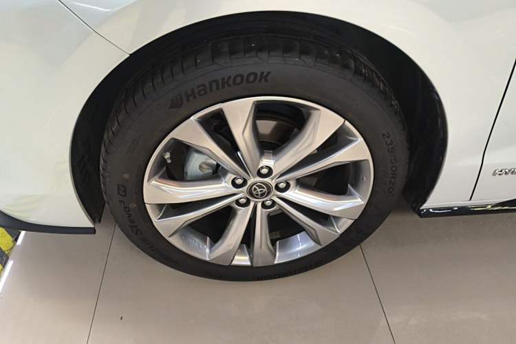 Used Toyota SIENNA 2023 2.5L Hybrid Deluxe Edition Exterior 4