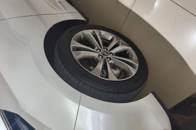 Used Toyota SIENNA 2023 2.5L Hybrid Deluxe Edition Exterior 4