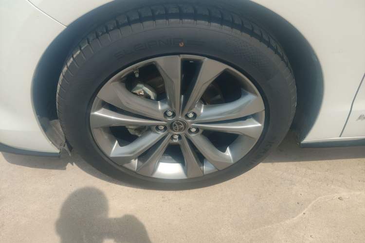 Used Toyota SIENNA 2023 2.5L Hybrid Platinum Edition Exterior 4