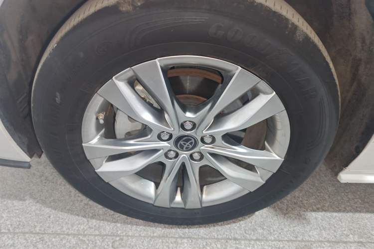 Used Toyota SIENNA 2023 2.5L Hybrid Comfort Edition Exterior 4