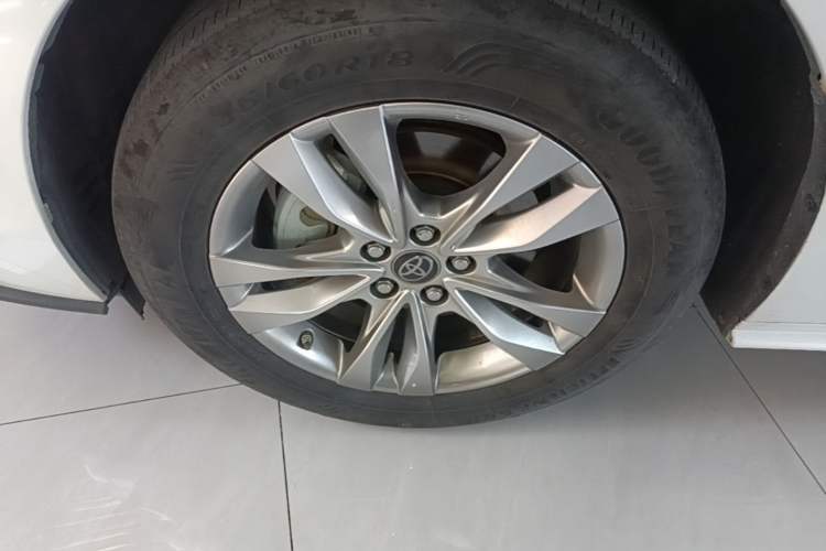 Used Toyota SIENNA 2023 2.5L Hybrid Comfort Edition Exterior 4