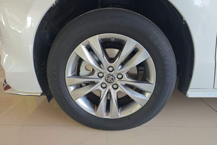 Used Toyota SIENNA 2023 2.5L Hybrid Comfort Edition Exterior 4