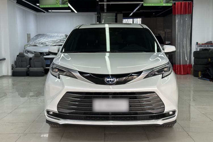 Used Toyota SIENNA 2023 2.5L Hybrid Deluxe Edition Exterior 4