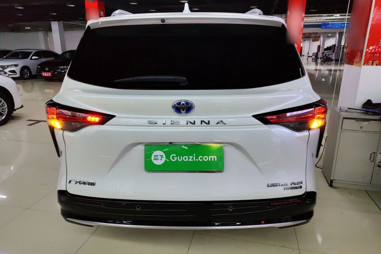 Used Toyota SIENNA 2023 2.5L Hybrid Ultimate Edition Exterior 4