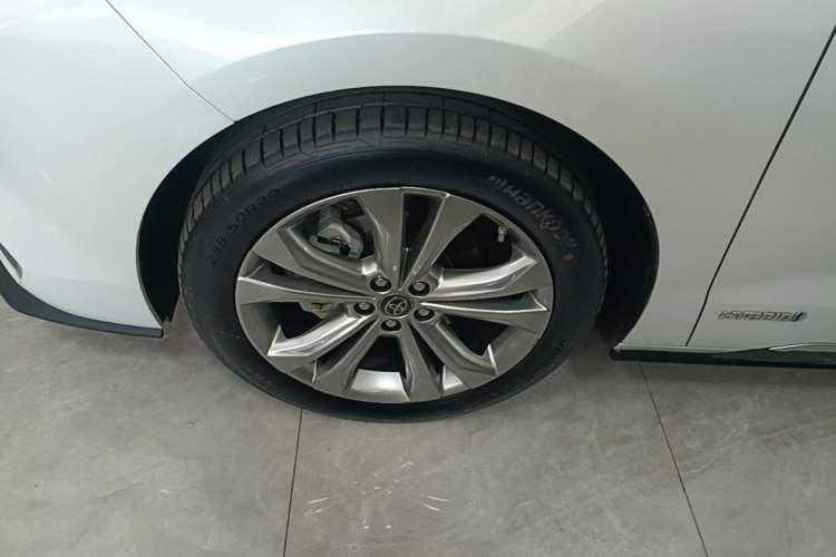 Used Toyota SIENNA 2023 2.5L Hybrid Platinum Edition Exterior 4