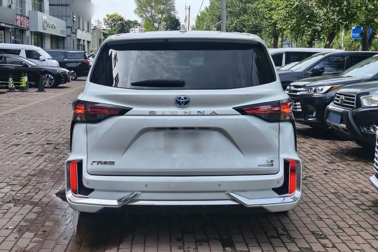 Used Toyota SIENNA 2023 2.5L Hybrid Comfort Edition Exterior 4