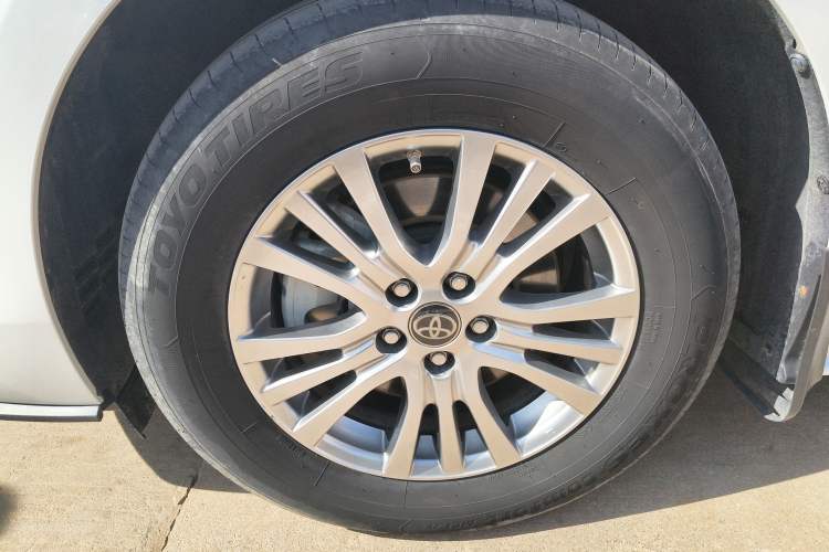 Used Toyota SIENNA 2023 2.5L Hybrid Comfort Edition Exterior 4