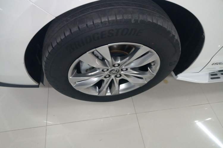 Used Toyota SIENNA 2023 2.5L Hybrid Comfort Edition Exterior 4