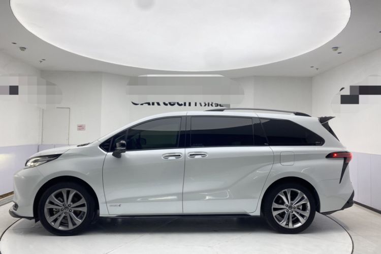 Used Toyota SIENNA 2023 2.5L Hybrid Deluxe Edition Exterior 4