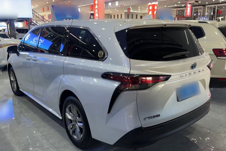 Used Toyota SIENNA 2023 2.5L Hybrid Comfort Edition Exterior 4