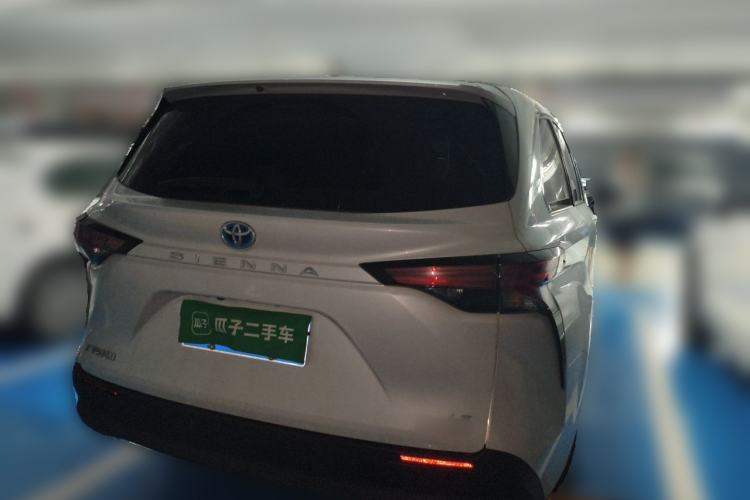 Used Toyota SIENNA 2023 2.5L Hybrid Comfort Edition Exterior 4
